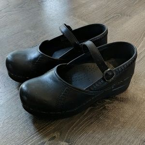 Dansko Mary Jane 37